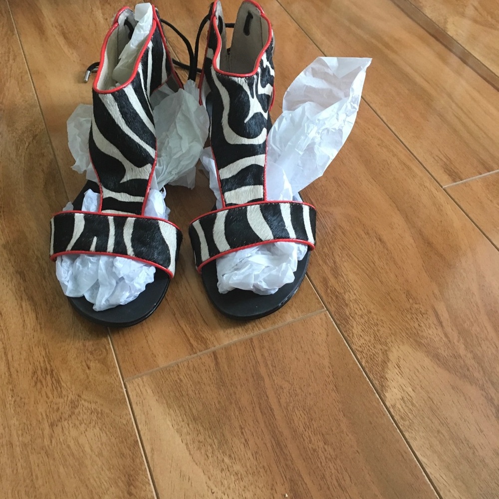 Calvin Klein Searra Animal Print Sandals 8 M